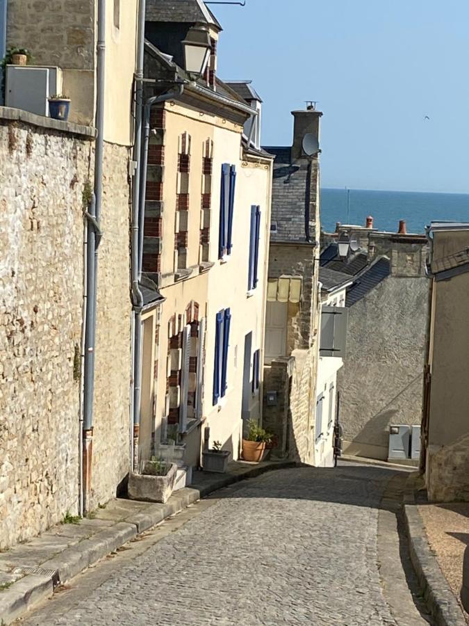 La Maison Bleue Port-en-Bessin-Huppain Exterior photo