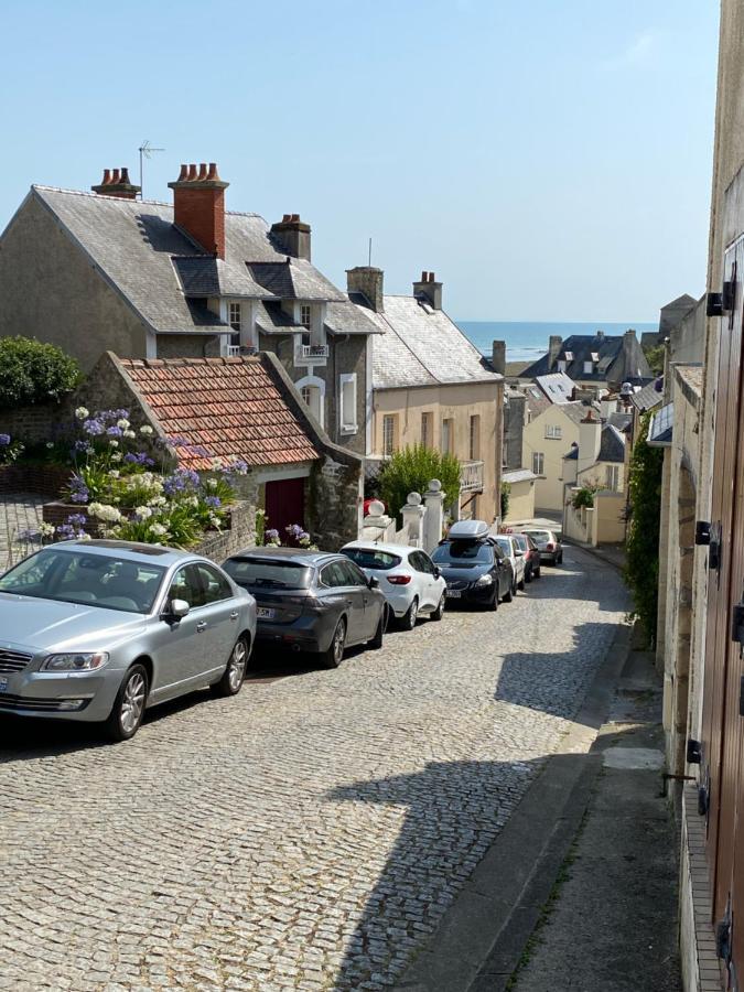 La Maison Bleue Port-en-Bessin-Huppain Exterior photo